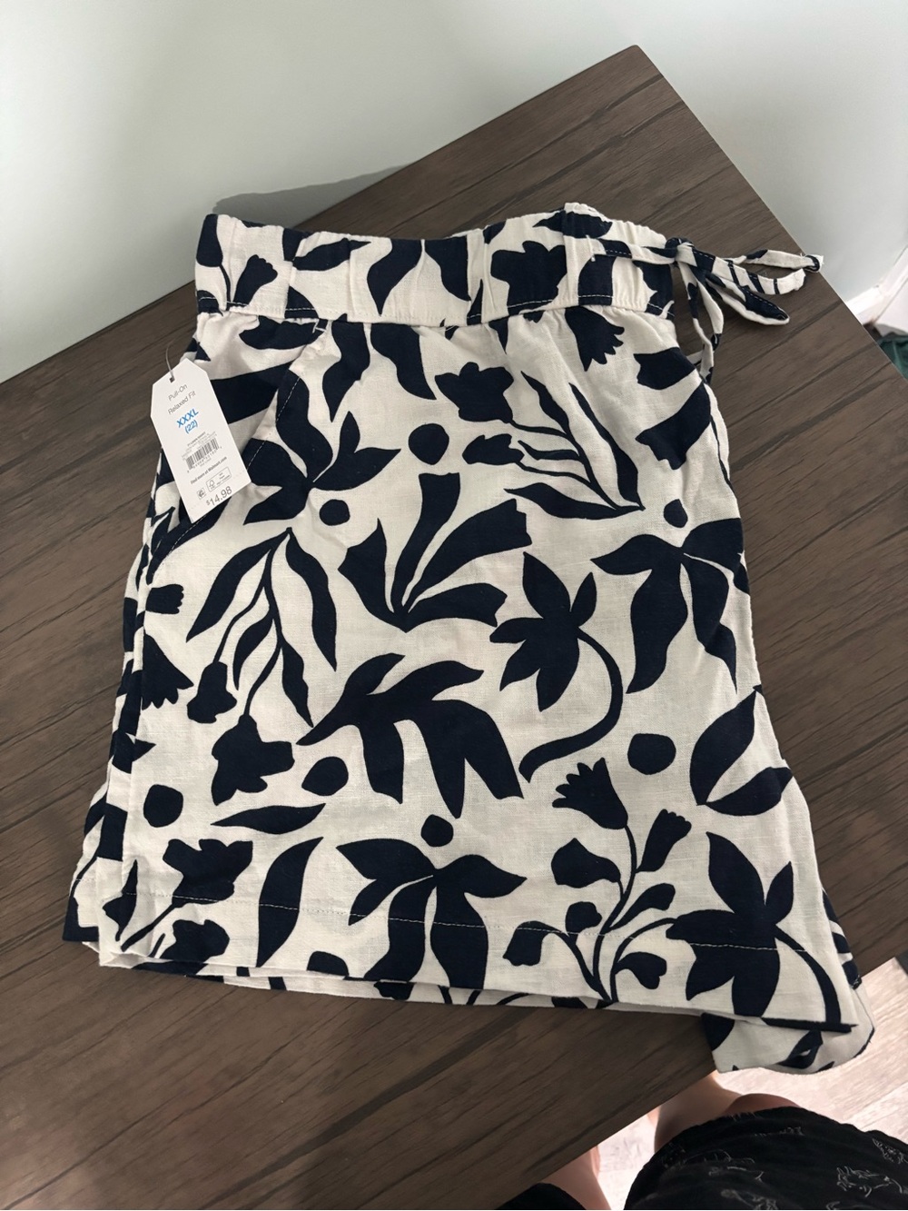 Time and Tru Navy and Cream Floral Tie-Waist Shorts
